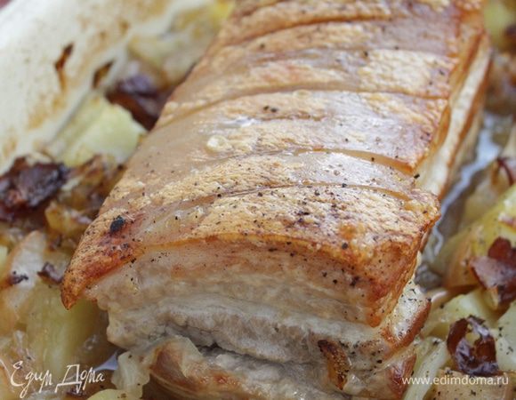 Затем фольгу убрать и допечь мясо до золотистой корочки еще минут 15.