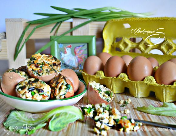 Подавайте фаршированные яйца в качестве закуски. Приятного вам аппетита! 