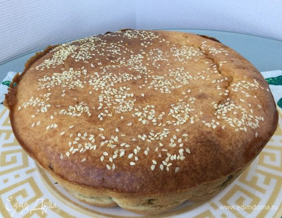 Выпекайте в предварительно нагретой до 180°C духовке около часа. Готовность проверьте зубочисткой.