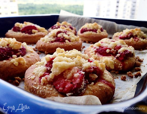 Дать плюшкам чуть остыть и подавайте к столу..