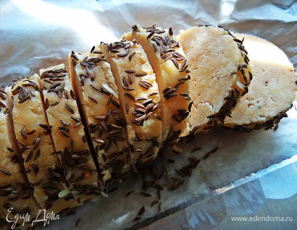 Делим потом на порции толщиной в сантиметр.