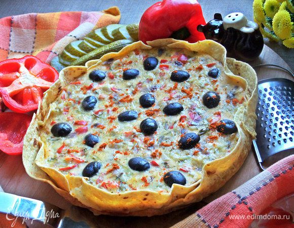 Снова переворачиваем и подаем пирог-запеканку можно в теплом или холодном виде.