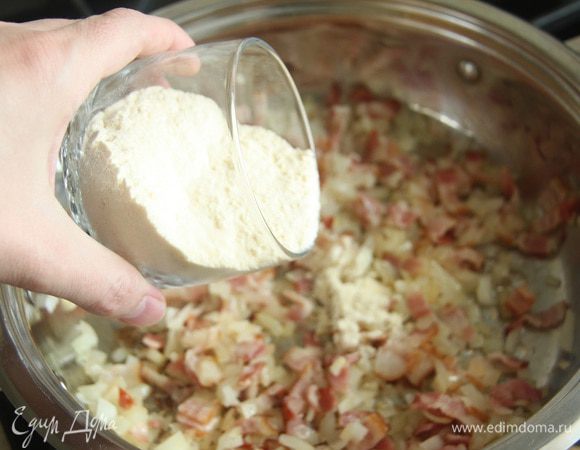 Добавить 1/2 стакана кукурузной муки, перемешать.