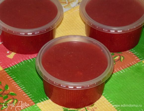 Разлить в емкости. Хранить в морозильной камере.