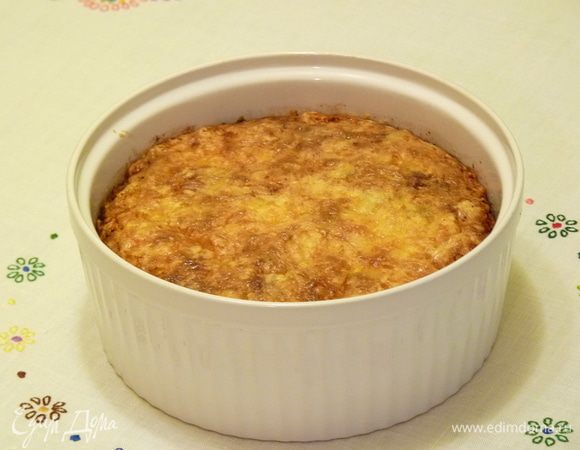 Запекать в заранее разогретой духовке до 180°С 30 минут, затем уменьшить температуру до 160°С и запекать еще 15 минут. Готовность проверила деревянной шпажкой.  Дать остыть немного в духовке. Подавать теплым, но и в холодном виде тоже вкусно. 