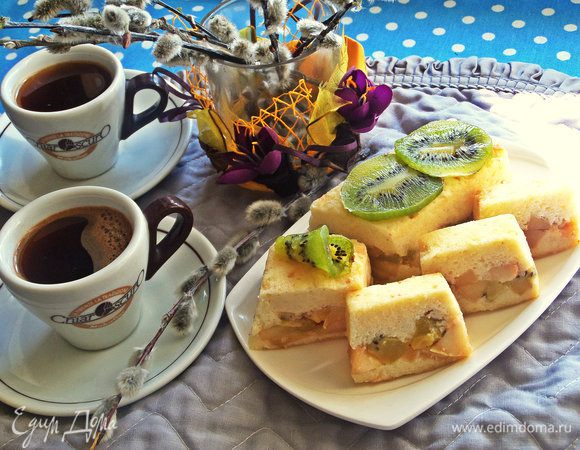 Завариваем кофе и угощаемся :)