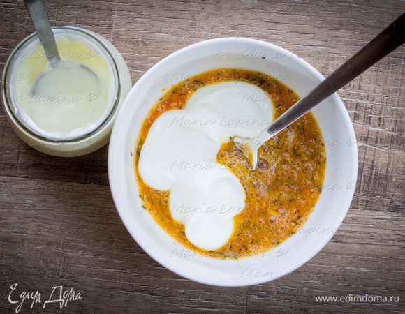 Взболтаем немножко и добавим йогурт.