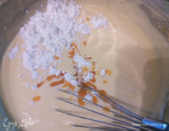 Когда масло вмешано, ввести оставшееся персиковое пюре и ст л крахмала. Размешать, чтобы не было комочков. Курд готов. 