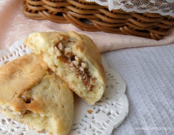 Приятного чаепития! Получилось рассыпчатое печенье с хрустящей начинкой и нежным ароматом корицы!