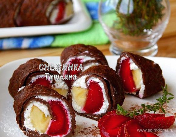 Теперь можно нарезать на роллы и сервировать.