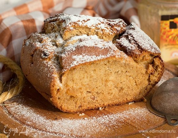 Вот такой получился коренастый крепыш, чуть влажноватый, рассыпчатый с тонким медовым ароматом. 