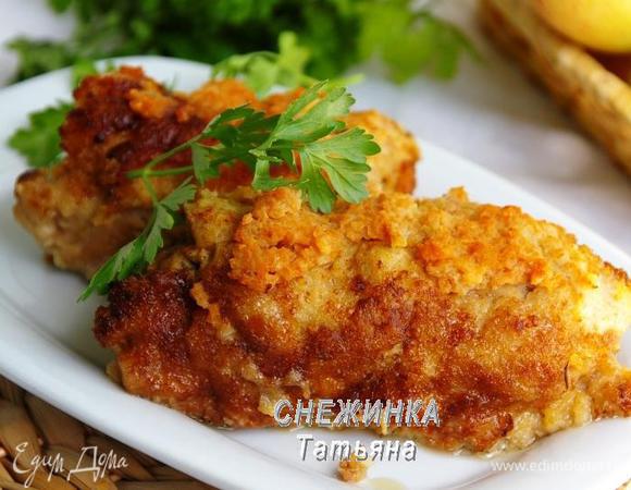 Достаем форму с рулетиками из духовки, даем мясу «дойти» несколько минут.