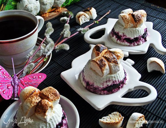 Распределяем зефирки сверху.