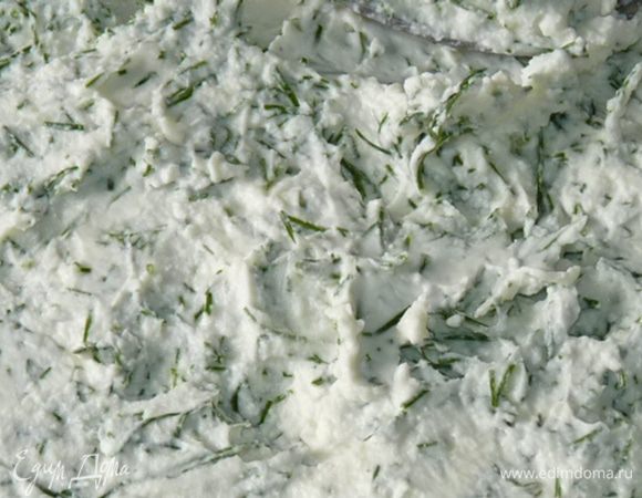 Сыр смешать с укропом и горчицей (можно и без нее), посолить.