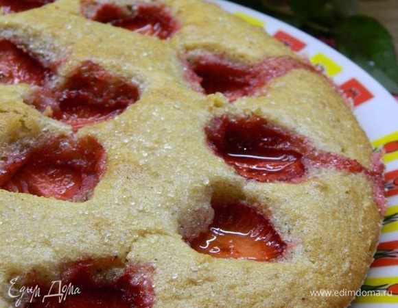 Остудить пирог и вытащить из формы.