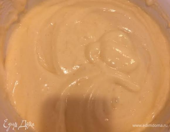 Добавить в основное тесто и еще раз аккуратно перемешать.