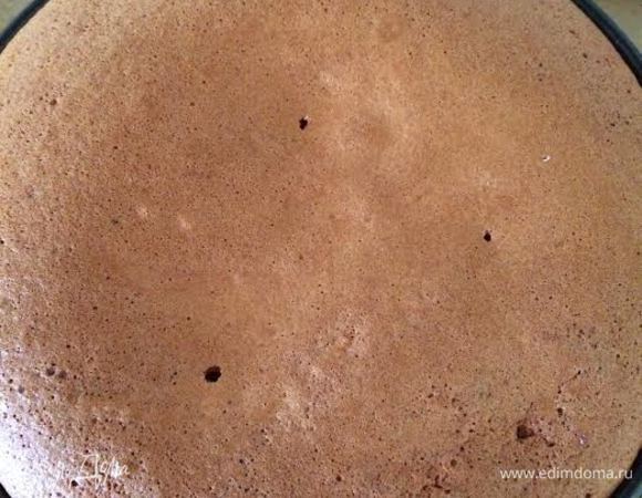 Выпекать 25-35 минут, проверяя на готовность лучинкой.