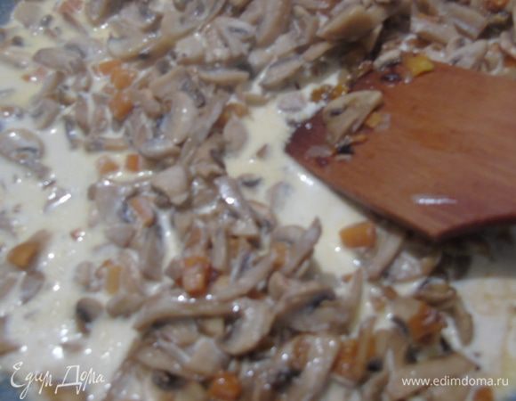 Вливаем сливки.