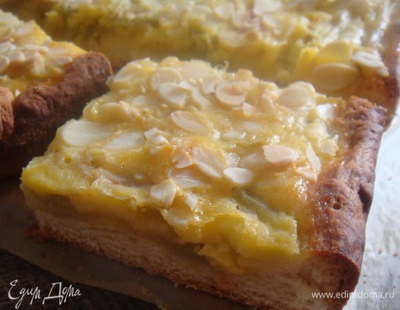 Достаем из духовки, даем остыть. Нарезаем на кусочки. Приятного аппетита!