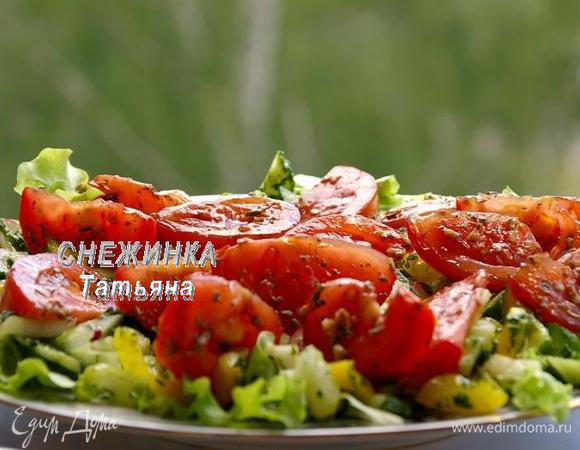 Сверху выкладываем бальзамические помидорки.