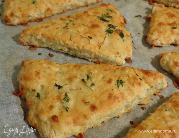 Выпекайте в разогретой духовке примерно 10 минут до золотистого цвета.