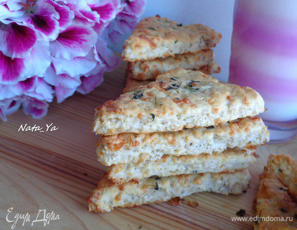 Пористые и воздушные внутри, хрустящие снаружи. Эти сконы, без сомнения, понравятся всем!