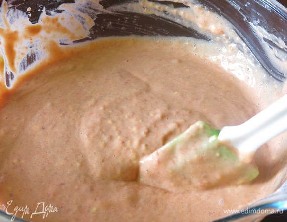 Добавляем абрикосовое пюре.