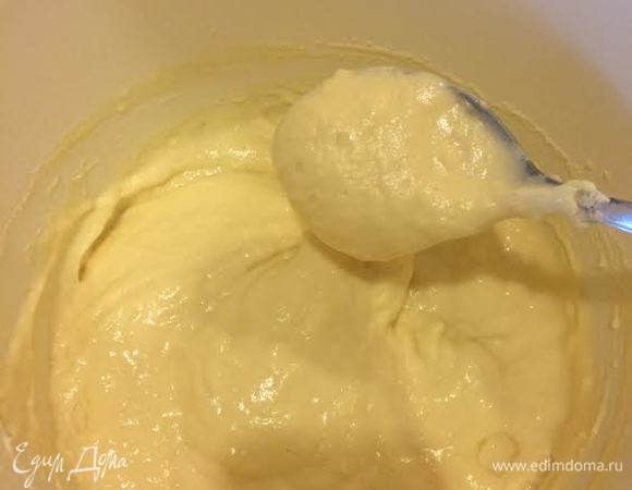 Долго вымешивать не надо, а то оладьи будут резиновыми.