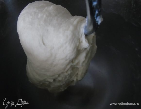 Тесто будет мягким и эластичным.