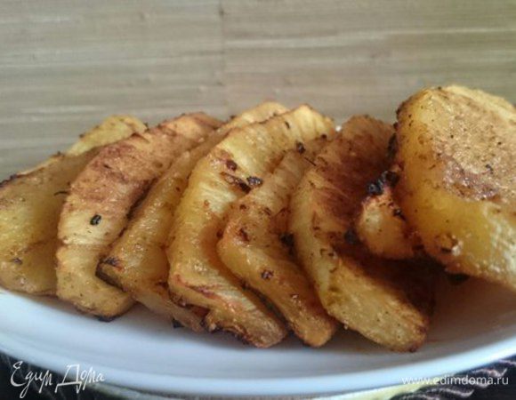 Выпекать в разогретой до 200°C духовке минут 20-30 прямо на решетке. Можно включить конвекцию или гриль. Снизу желательно подстелить фольгу. Изначально планировалось делать это блюдо на мангале, но из-за погодных условий пришлось экспериментировать дома. 