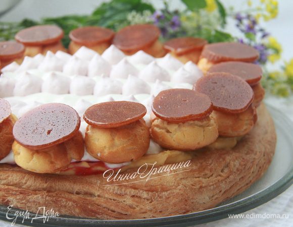 Вот такой получился красавец Сент-Оноре.
Уф, я даже притомилась.