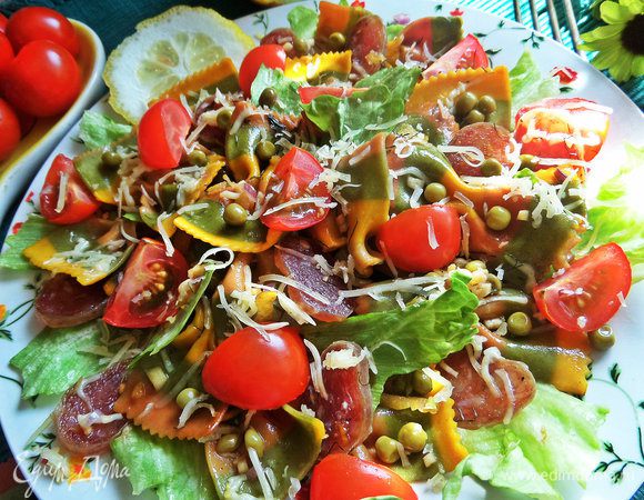 Посыпать остальным сыром.