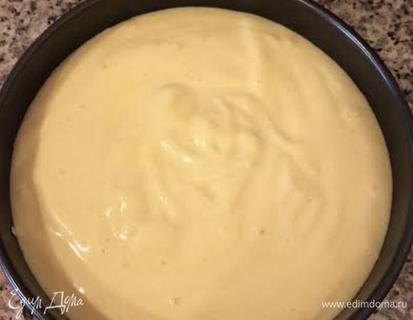 Бисквит: можно приготовить по этому рецепту.http://www.edimdoma.ru/retsepty/78827-limonnyy-rulet
Только форма нужна 20 (см) и выпекать нужно 1 час.