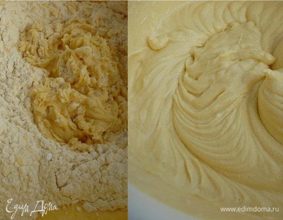 Муку смешать с разрыхлителем, добавить в масляно-яичную смесь, взбить.