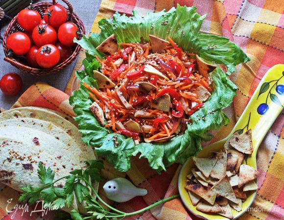 Хрустящая морковка с хрустящими чипсами очень гармонируют друг с другом, вкусно очень!