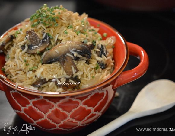 В готовое блюдо добавить 1 ст.л масла, пармезан. Посыпать нарезанным  шнитт-луком. Перемешать и подаем к столу. 
Приятного аппетита!