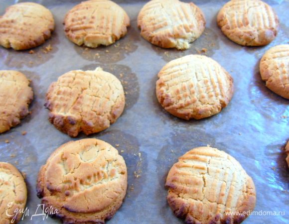 Выпекайте 10 минут при температуре 180°C, до золотистого цвета, не передержите, чтобы не пересушить.