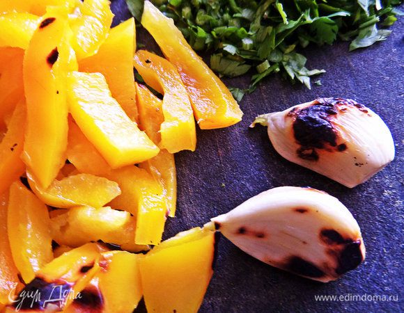 Чеснок я тоже запекала, но это не обязательно.