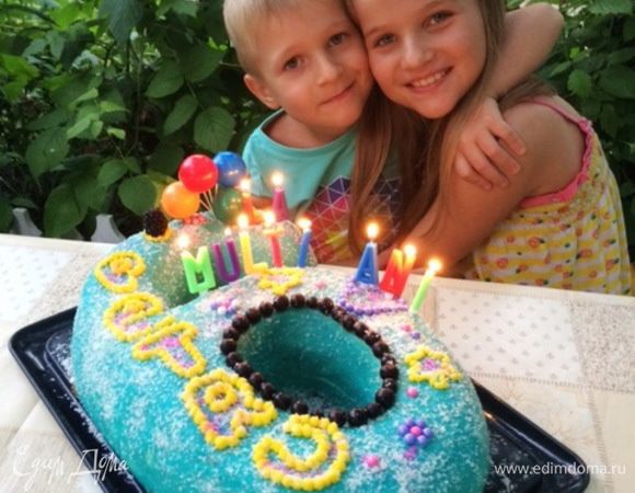 И счастливый именинник!!