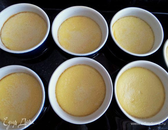 Ставим в духовку при 160°С, чтобы вода не кипела.