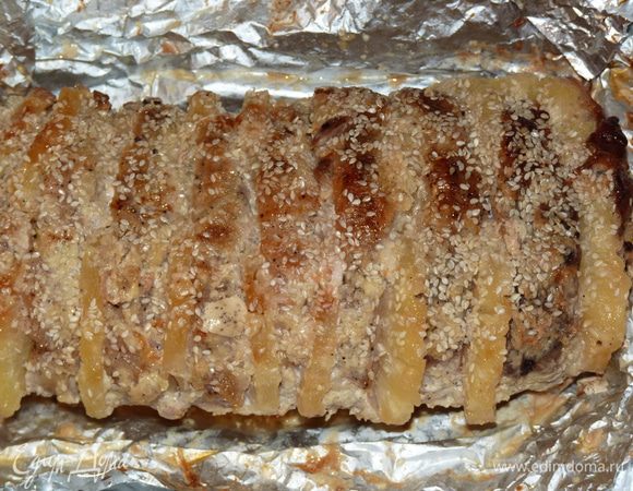 Как вариант, можно посыпать кунжутом.