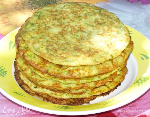 У меня сковорода маленькая, диаметр 15 см, получается 7-9 шт.