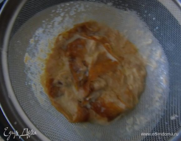 Я пенку убираю, мои ее не любят, но вам я не советую убирать, она очень вкусная в ряженке