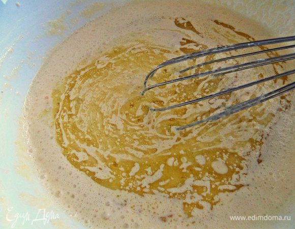 Взбиваем,чтобы добиться однородности. Людмила рекомендовала от себя добавить лаванду,цедру и розмарин, но я решила для начала попробовать чисто с маслом. Дать настояться составу при комнатной температуре.