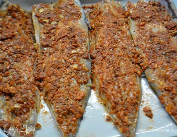 Смазать этой пастой филе.