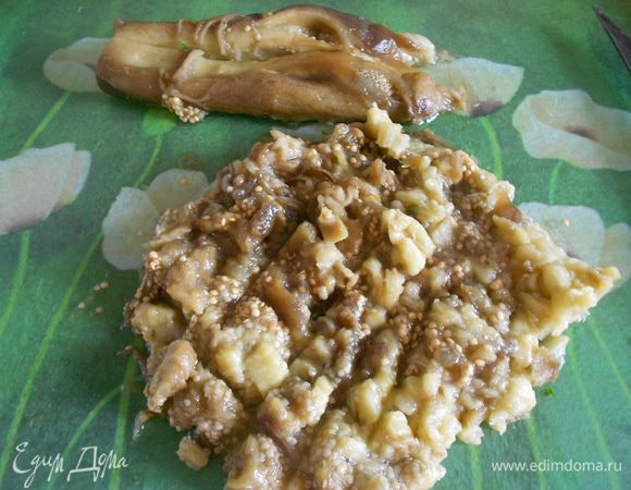 Баклажаны нарезать ножом, тогда икра получается вкуснее (не измельчителем!).