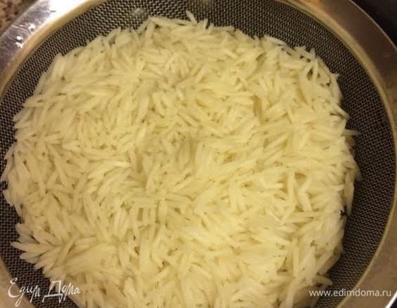 Рис отварить до полуготовности.