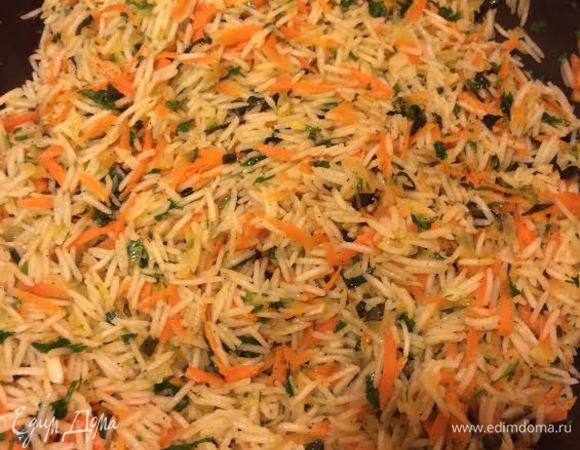 Перемешать и тушить 2 — 3 минуты.