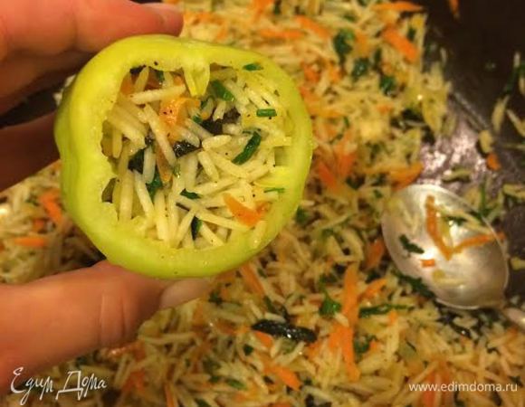 Наполнить начинкой перец.