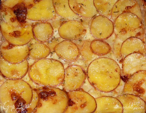 Посыпать остатками тертого сыра.